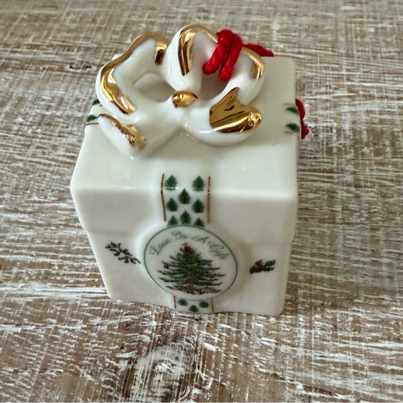 Spode Christmas Tree Love Is A Gift Ornament With Gold Accents Retired - Picture 2 of 8